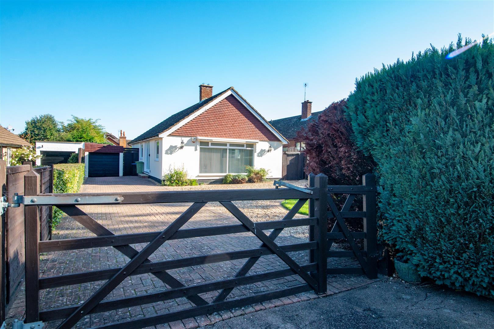 London Road, Loughton, Milton Keynes